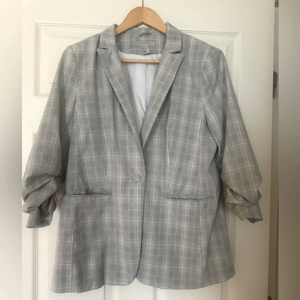 H&M scrunched sleeve blazer - Picture 1 of 3